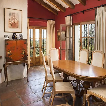 With 5 Bedrooms In Estepona, With Wonderful Sea View, Private Po Villa *